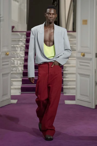 Look 49